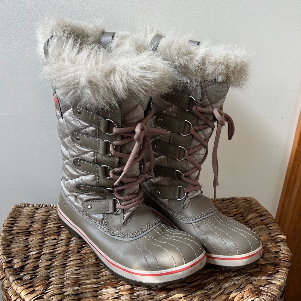 Sorel Tofino Organza mid calf fur lace up boots size 10 EUC